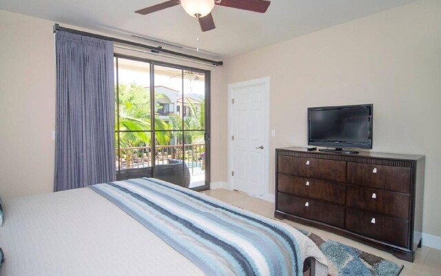 Beautiful 2 Bedroom Pacifico Condo by the Pool