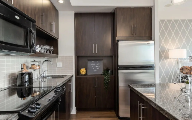 QuickStay - Beautiful Toronto Condo, City Views