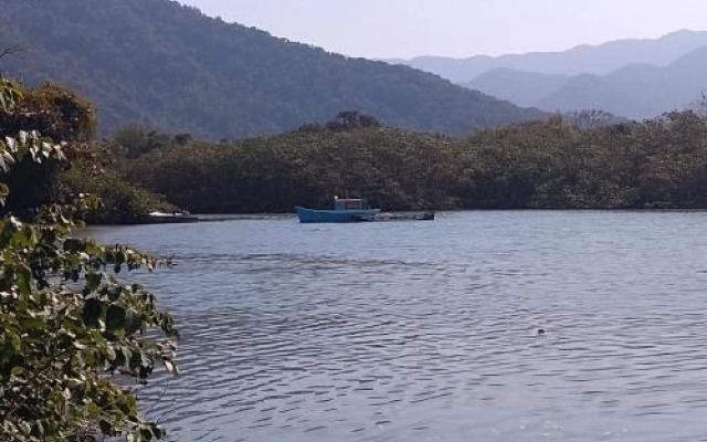 Pereque Açu, 200 m. praia. Aconchegante e espaçoso