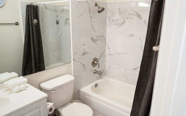 Cypress Serenity: 3Br Townhome With Garage, Private Patio, Community Pools (P33)