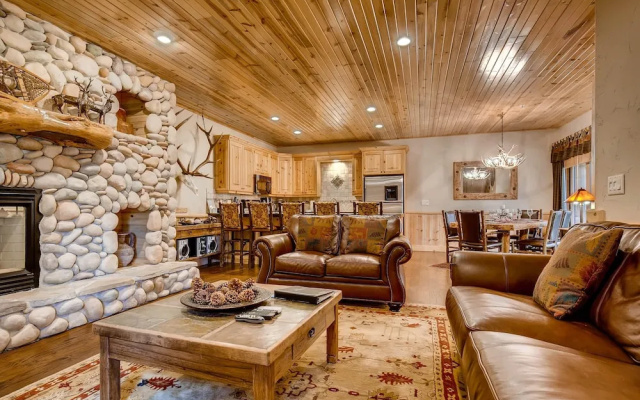 Timber Wolf Lodge by Park City Lodging