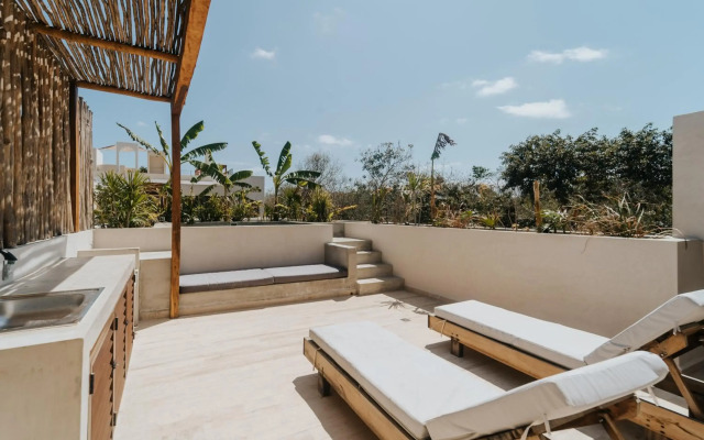 Villa Torana 4br/8pp Private Pool Rooftop Security