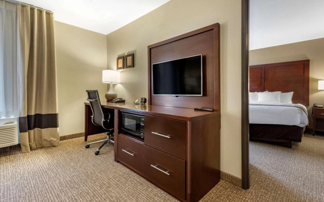 Comfort Suites Bridgeport - Clarksburg
