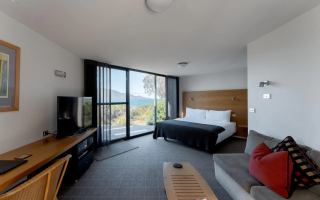 Edge of the Bay Resort