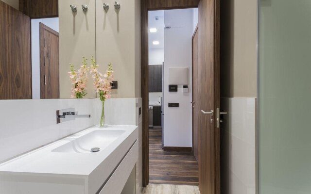 Dobo Rooms Gran Via Apartments