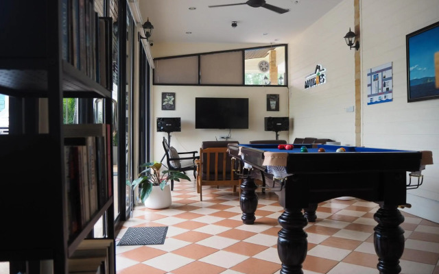 Mangoes Guesthouse