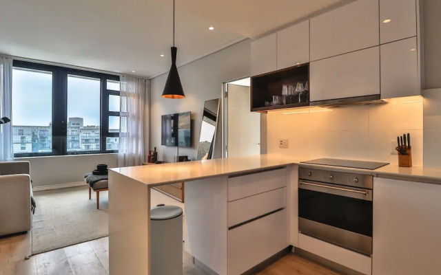 Sixteen on Bree 1425 by CTHA