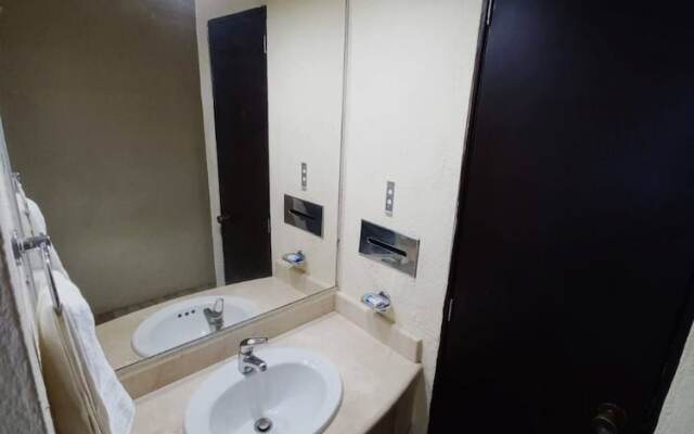 Room in Guest Room - Studio 502 Inside Cancun Resort