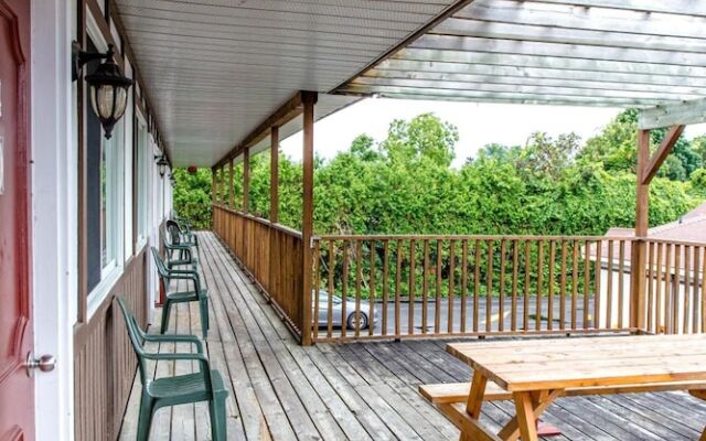 Cedar Lodge Motel