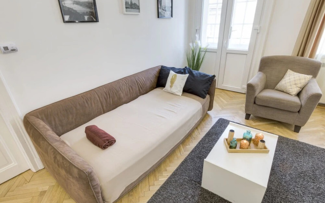Real Apartments Zoltan