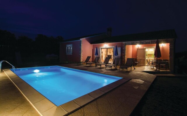 Stunning Home in Vinez With Wifi and 3 Bedrooms