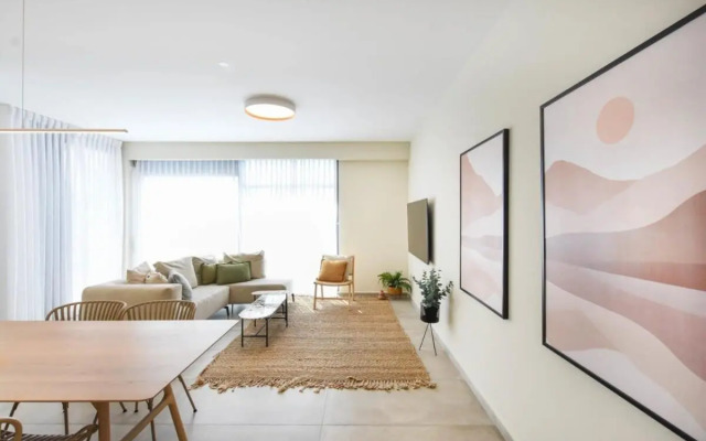 Incredible 2BR in Geula by HolyGuest