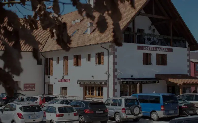 Hostal y Albergue Haizea - Hostel