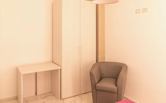 Residence con Piscina e Giardino