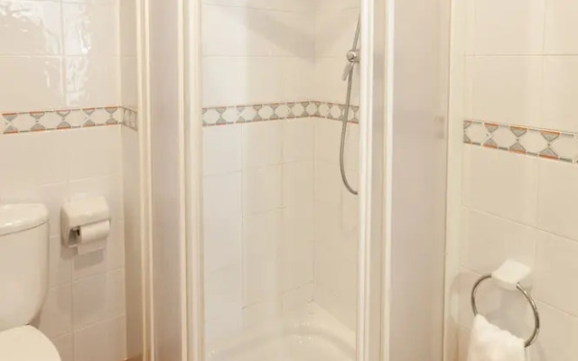 Comtessa in Oliva With 1 Bedrooms and 1 Bathrooms