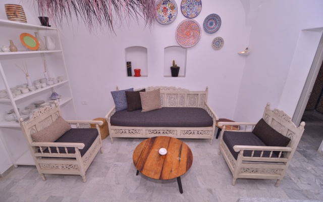 Airbetter - Fabulous Stay at Villa Skander Hammamet with Pool