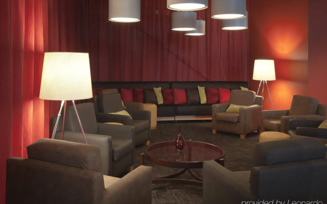 Delta Hotels by Marriott Milwaukee Northwest