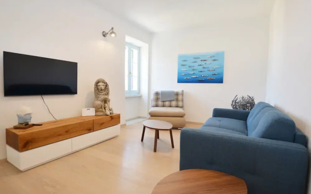 Sunny Rovinj Apartment With Sea View