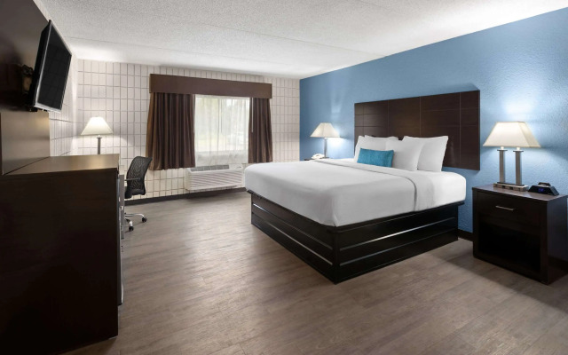 Baymont Inn and Suites by Wyndham Farmington, MO