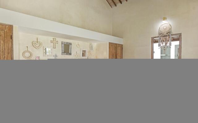 Villa Putih in Kuta with 4 bedrooms and 3 bathrooms