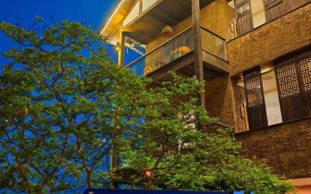 Youjian Xiaoyuan Hot Spring Hostel