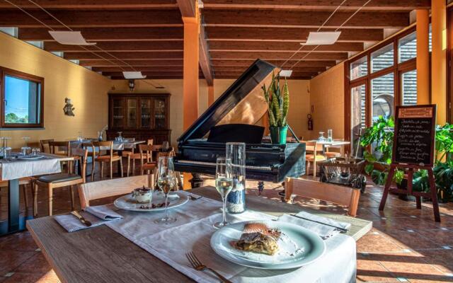 Hotel Caneo