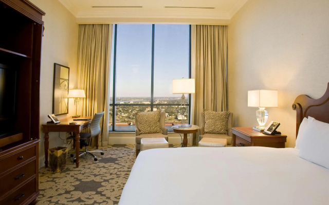 Hilton New Orleans Riverside
