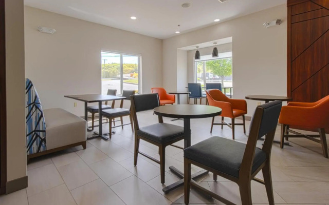 Holiday Inn Express Hartford – Newington, By IHG