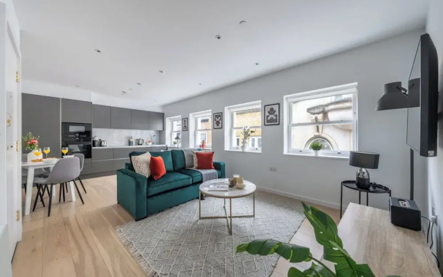 Chic 1BR Close to Tower & Thames