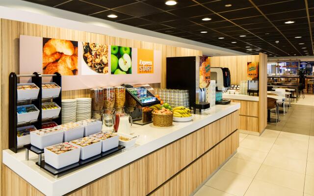 Holiday Inn Express Rotterdam - Central Station by IHG