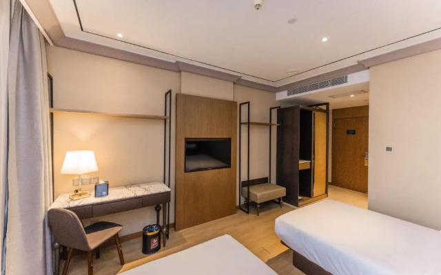 Yitel Premium (Shanghai Wujiaochang Metro Station)