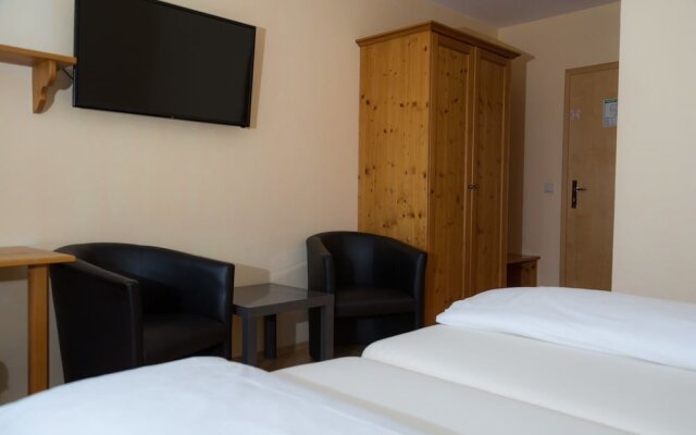 Alter Wirt Putzbrunn Hotel & Pension