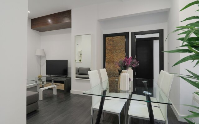 Industrial Style 2 Bedroom Apartment In Town