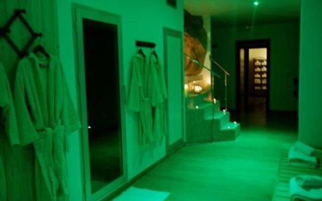 Tolfa Hotel