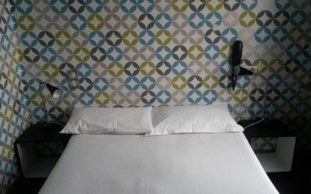 Oops! Latin quarter by Hiphophostels