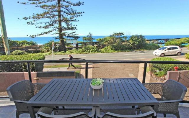 Unit 1 'Phoenix Apartments', Coolum Beach