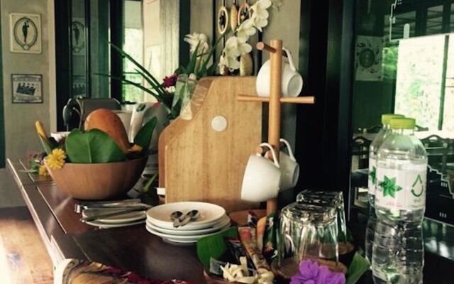 Baan Alisa Bed and Breakfast