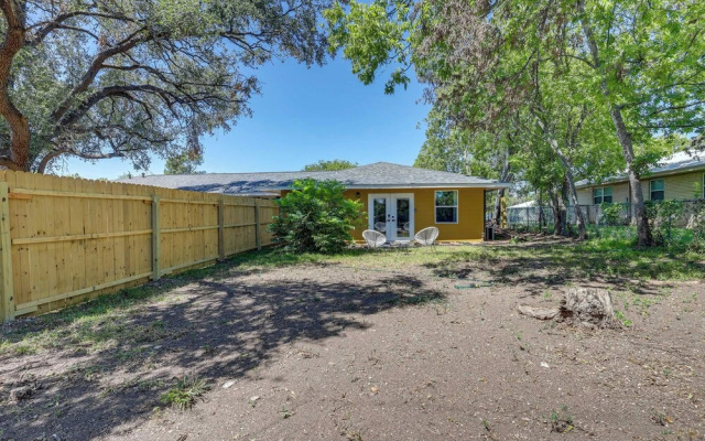 Pet-Friendly Temple Guest Suite!