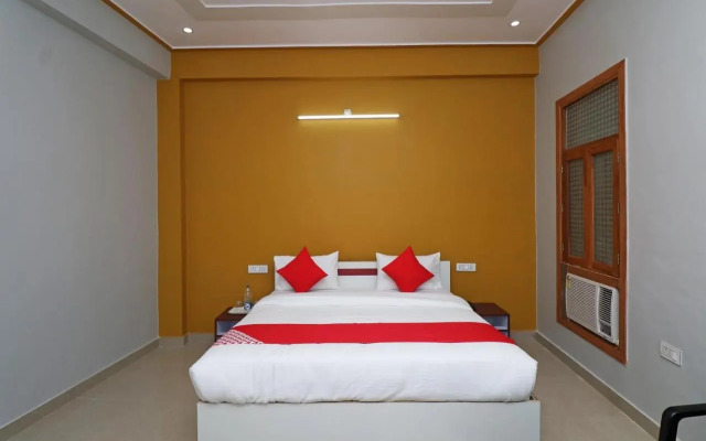 OYO 28244 Hotel The Green Town