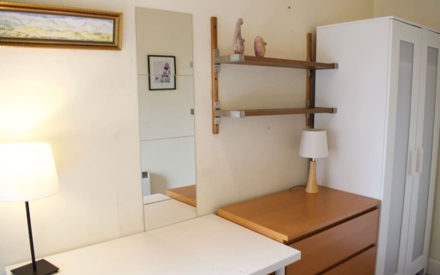 Traditional 3 Bedroom Apartment in Bruntsfield