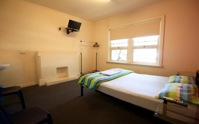 The Guesthouse - Hostel