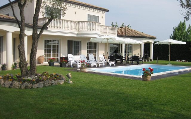 Villa Alice Bed & Breakfast