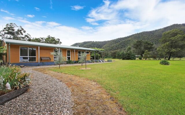 Feathertop Views and Dorm
