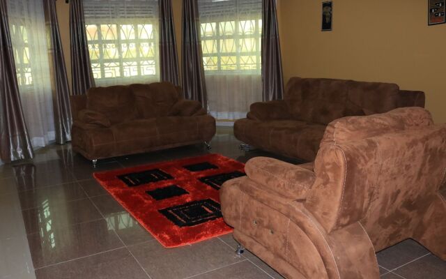 A & J Holiday Suites