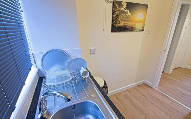 Stylish Five Star Rated Apartment