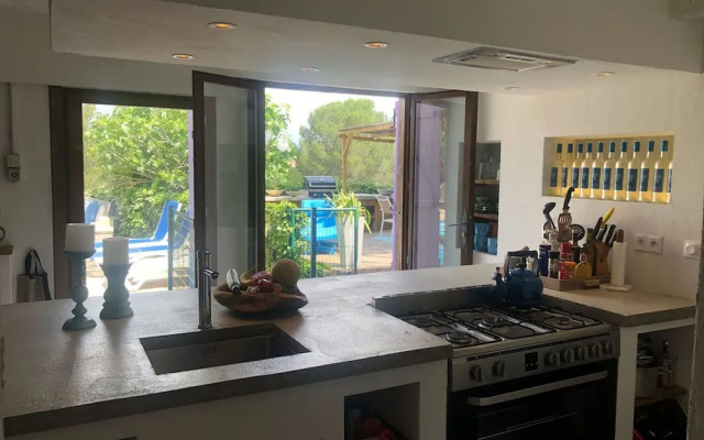 Peaceful Villa in Fréjus With Swimming Pool