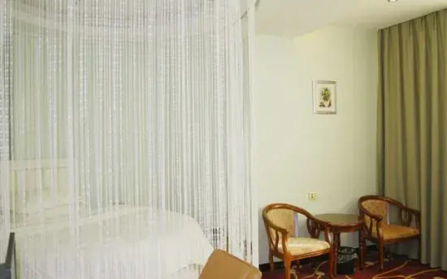 Green Star Hotel
