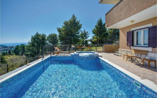 Four Bedroom Holiday Home in Split
