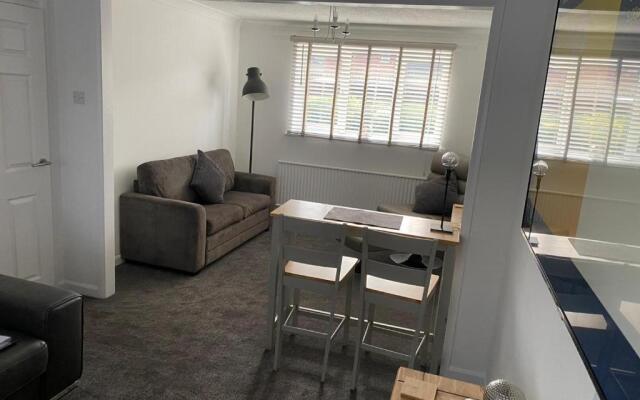 Riverside Park Ground Floor Apartment - St Neots