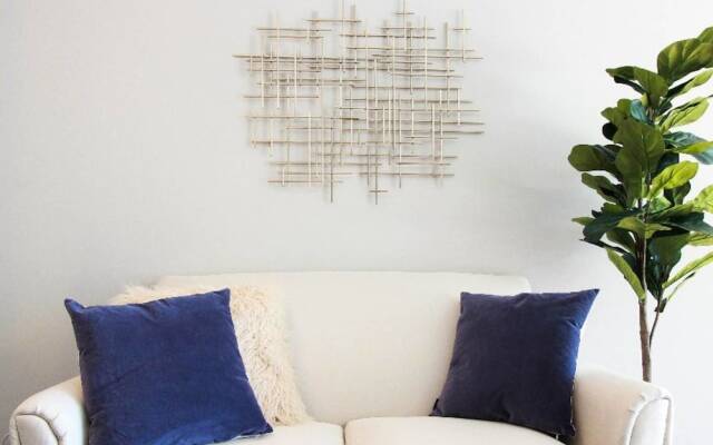 The Gulfstream - Vibrant Studio Heart of Downtown